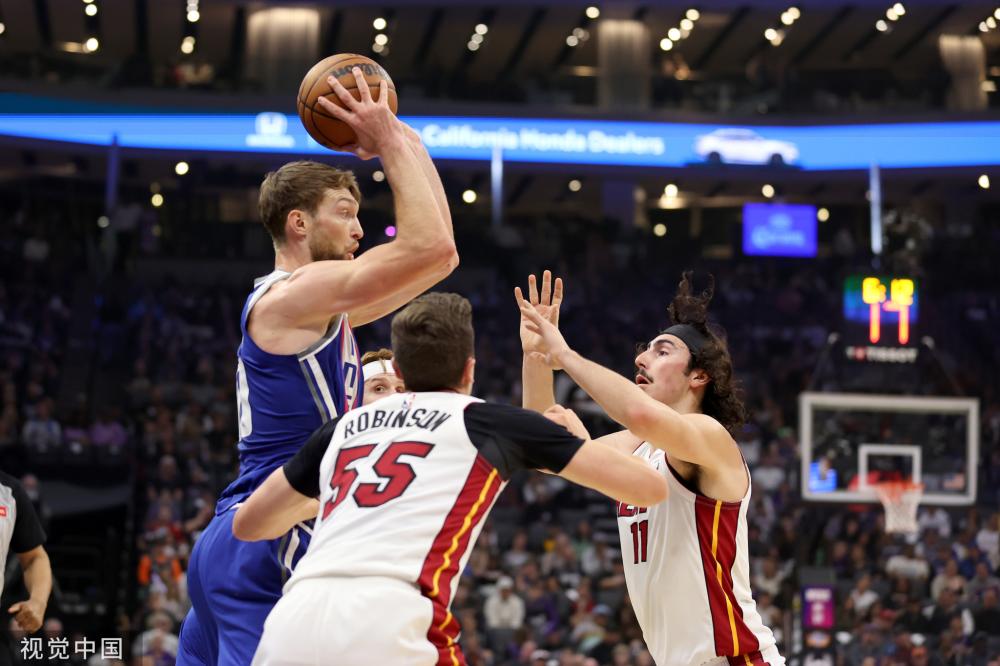 孙颖莎无奈 孙颖莎无奈